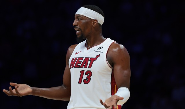 星空体育中国-可惜空砍！阿德巴约23中13砍全场最高32分 另有9板3断&amp;第三节11分