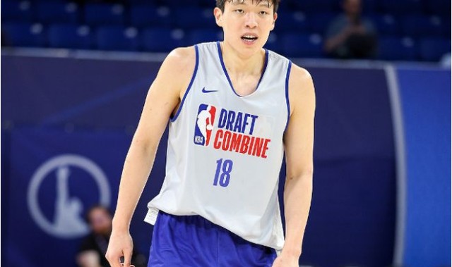 ESPN总决赛后最新模拟选秀:杨瀚森33顺位被黄蜂选中 连续4期提升