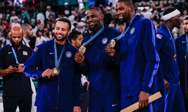 美记：现役75大退役后大概率都能进名人堂 詹杜库登威 炮字眉卡表