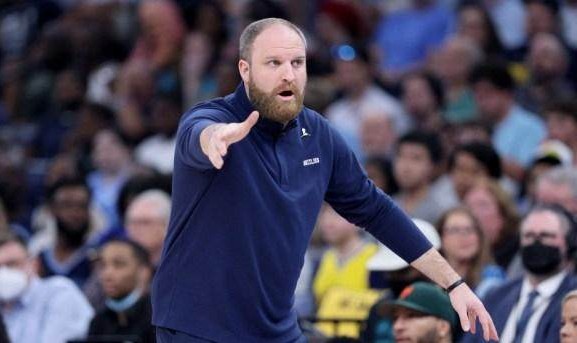 星空体育中国-主场罚球少16次！灰熊主帅大骂裁判：吹得太离谱！