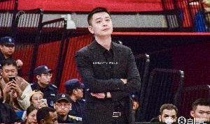 星空体育官网下载入口-媒体人：辽宁第三节太松懈让人费解 想卫冕不能再出现这种情况