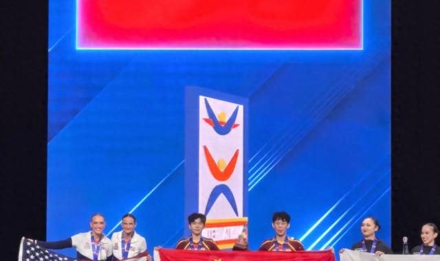 星空体育中国-中国啦啦操队世锦赛创佳绩，中美青少年开展友好互动|中国队|体育比赛|花球|比赛|运动员_新浪新闻